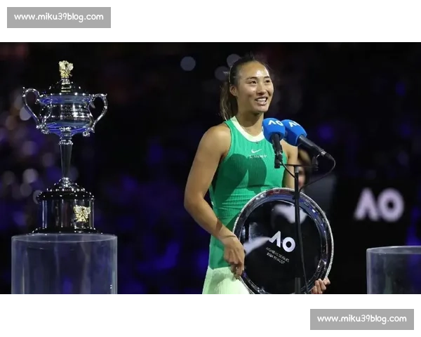 澳网第二轮全面开战强强对话频现冷门与焦点交织赛场风云再起引关注 - 副本