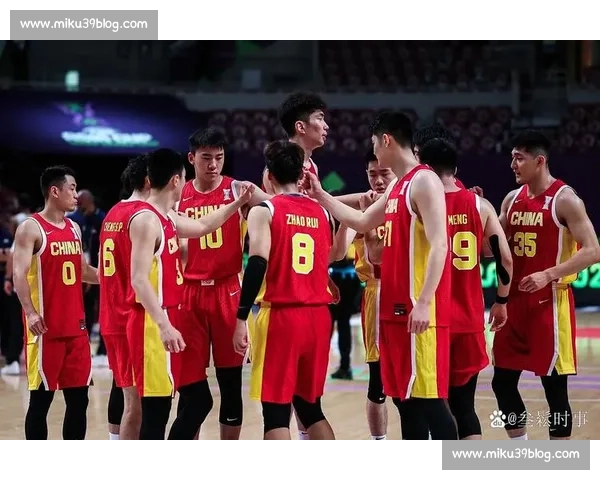 篮球鏖战终场绝杀定胜负全场比分揭晓引热议双方攻防对决高潮迭起 - 副本 - 副本