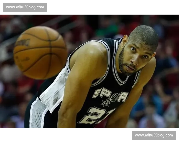 聚焦世界篮球巅峰赛事解析战术明星与赛季风云全景报道深度观察 - 副本 (2)